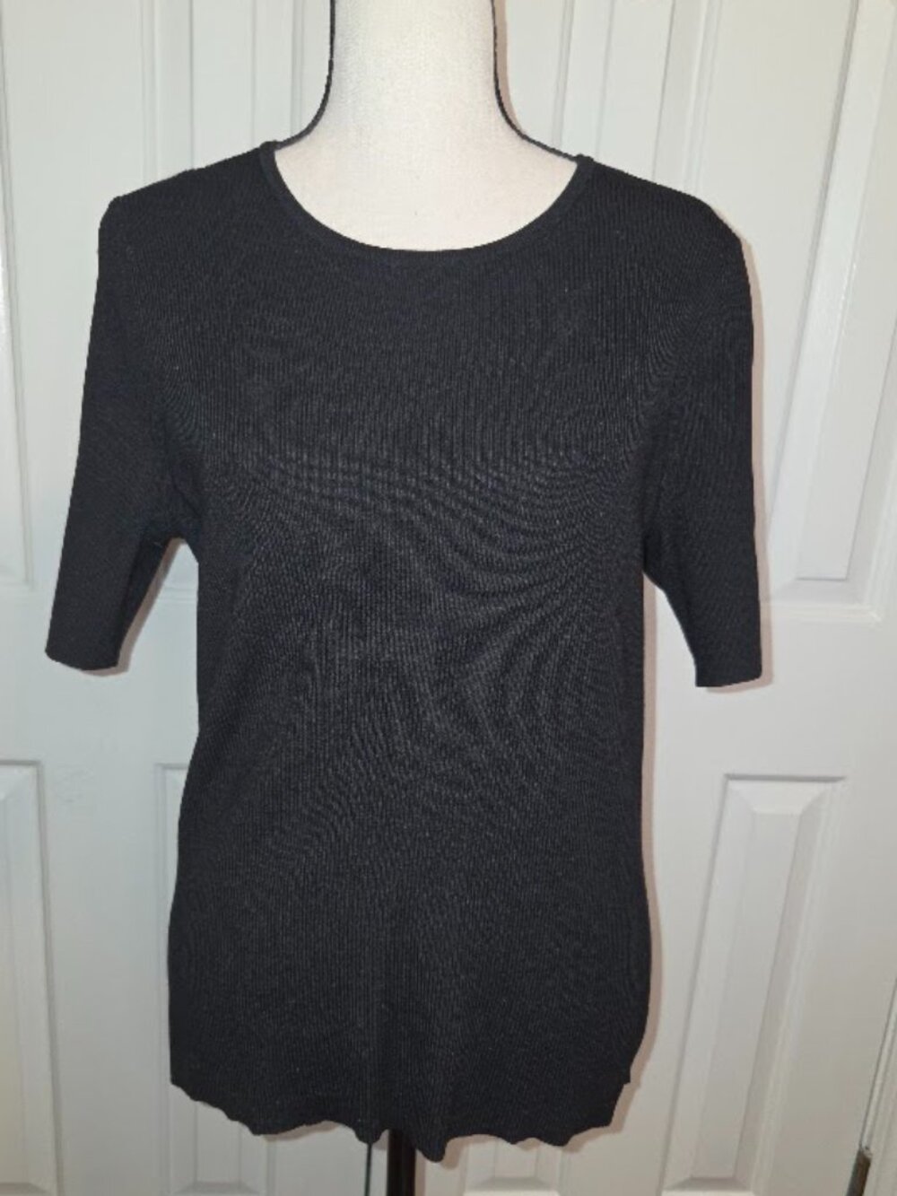 Garfield & Marks Black Silk Blend Ribbed Knit Top M
